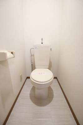 ★落ち着ける独立したトイレスペース★