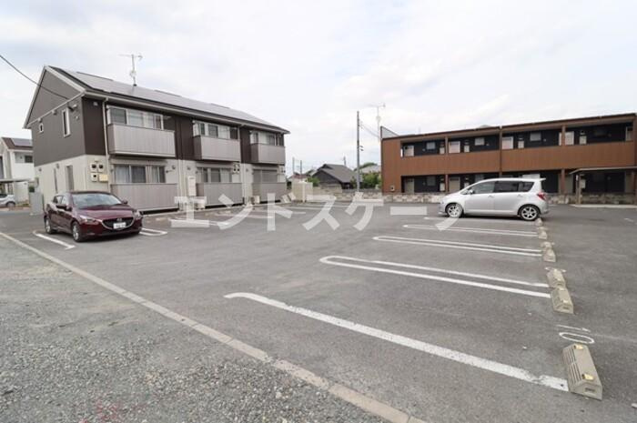 ラ・ステラ宮前町の駐車場|高崎、前橋、伊勢崎エリアのお部屋探しはエンドスケープまで！お客様の理想お聞かせ下さい♪
