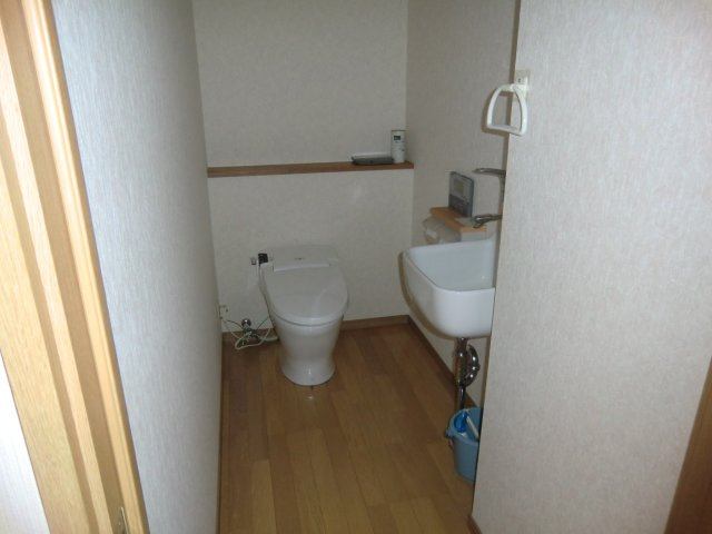 南本町渡邊貸家のトイレ