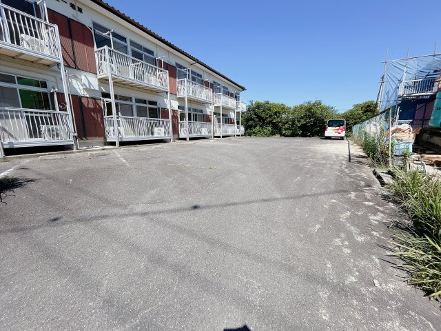 奥田アパートメントⅡの駐車場