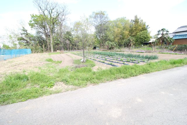 川島町牛ヶ谷戸　建築条件なし売地　「川越駅」バス26分　敷地163坪　敷地の外観
