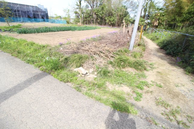 川島町牛ヶ谷戸　建築条件なし売地　「川越駅」バス26分　敷地163坪　敷地の外観