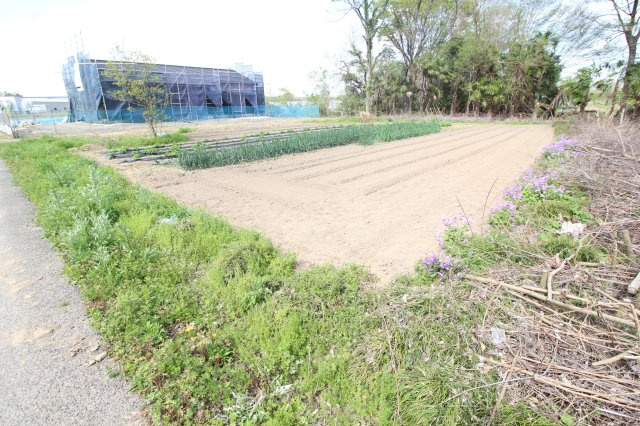 川島町牛ヶ谷戸　建築条件なし売地　「川越駅」バス26分　敷地163坪　敷地の外観
