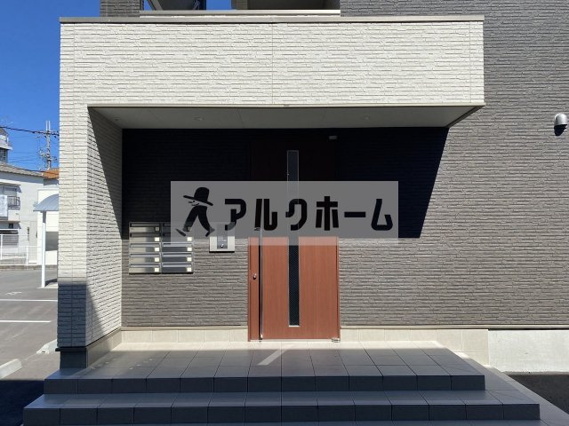 ドミソレイユⅣのエントランス