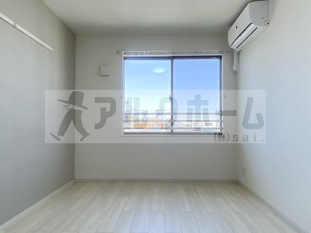 ドミソレイユⅢの洋室