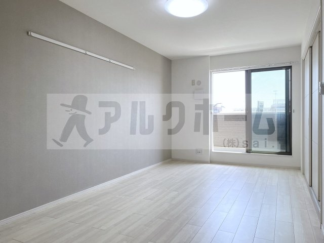 ドミソレイユⅢの居間・リビング