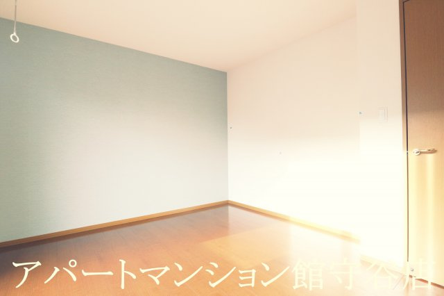 メゾン森Ⅺの居間・リビング|類似です