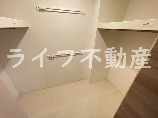 セントコリーヌ E棟の収納|こまごまとしたものを収納できそうですね