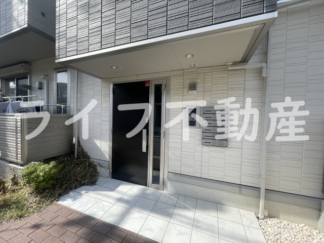 セントコリーヌ E棟のエントランス|清潔なエントランスです