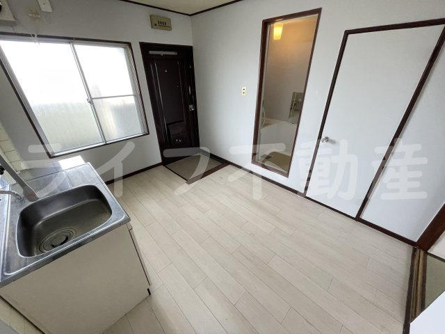 東大阪市鴻池町１丁目の賃貸マンションの居間・リビング|ゆったり過ごせる居間です