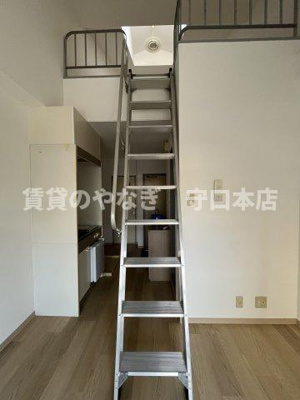 【内装】 | 藤ビル | ロフトへの階段もしっかりしています