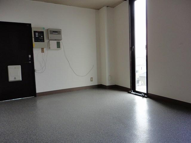 自治医大ビル3F　西側