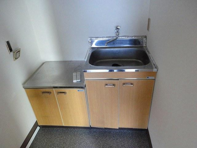 自治医大ビル3F　西側