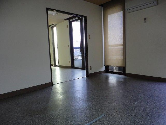 自治医大ビル3F　西側