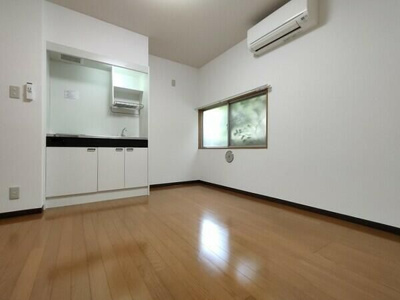 【洋室】 | ヴィラ泉町