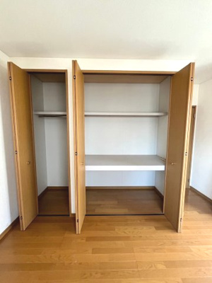 【収納】 | 安佐南区祇園七丁目　戸建 | 2階　6.5帖洋室　奥行きがありたっぷり収納できます