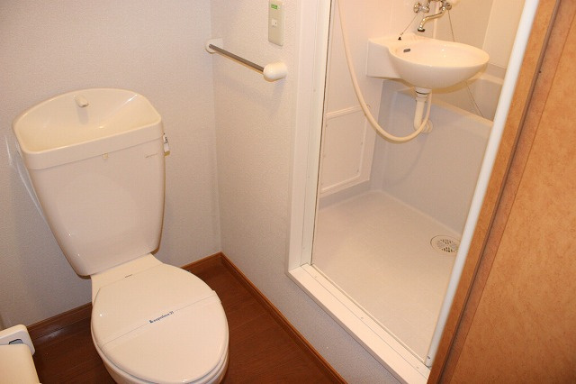 レオパレスＲｅｇｕｌｕｓのトイレ|シンプルで使いやすいトイレです