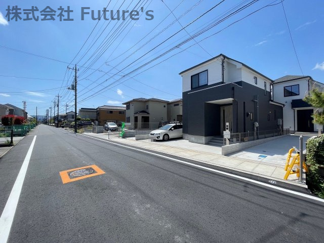 三郷市新和2丁目　新築戸建　全3棟　1号棟の前面道路含む現地写真|前面道路含む現地写真です。