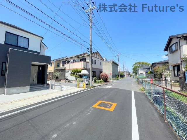 三郷市新和2丁目　新築戸建　全3棟　1号棟の前面道路含む現地写真|前面道路含む現地写真です。