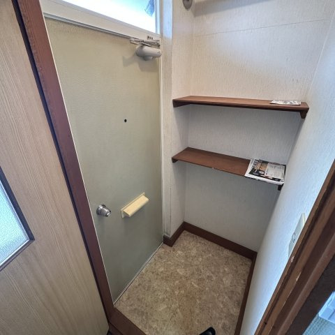 メゾンド秀の玄関