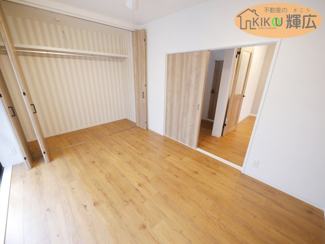 【洋室】 | 加古川市平岡町一色　中古戸建 | 大容量の収納スペースがありますので整理がすごくしやすいです。