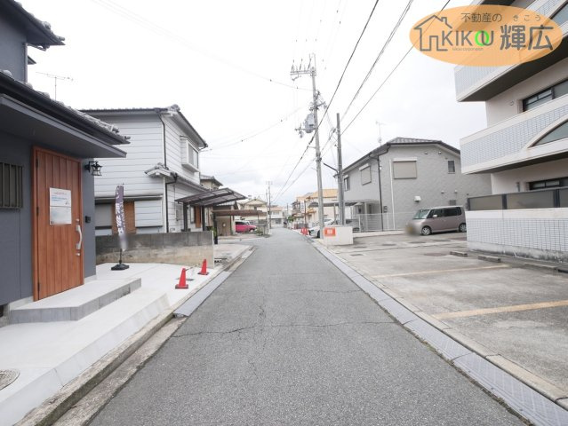 【前面道路含む現地写真】 | 加古川市平岡町一色　中古戸建