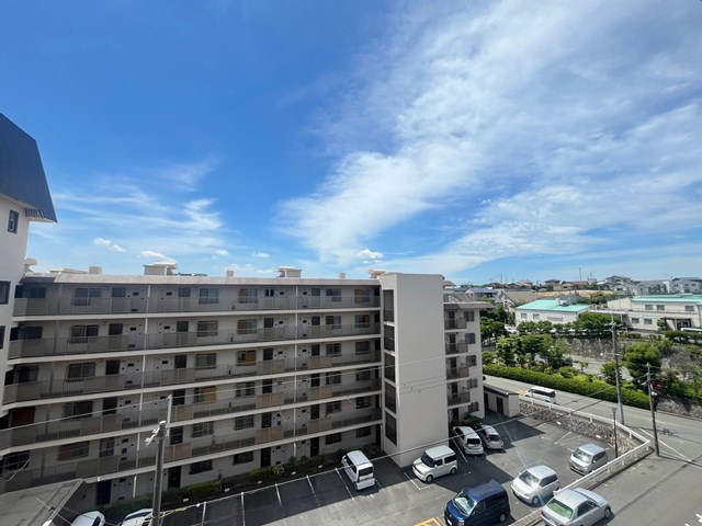 【展望】 | 春日丘グリーンハイツB棟 | 物件を比較検討したいお客様には、「物件比較見学プラン」をご用意しております。こちらの物件だけでなく、お客様の希望に沿った物件を、いくつかまとめてご案内させて頂きます。