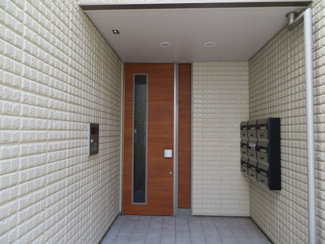 メゾンKOMAのエントランス