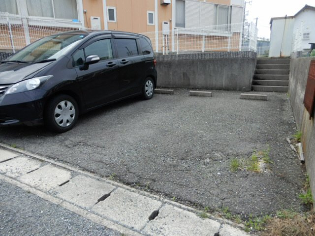 サンライフ西尾の駐車場