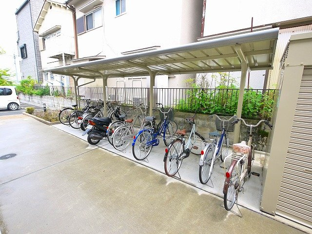 レオパレスプルメリアのその他共用部分|駐輪場