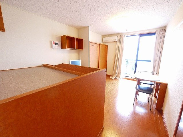 レオパレスプルメリアの洋室|洋室です