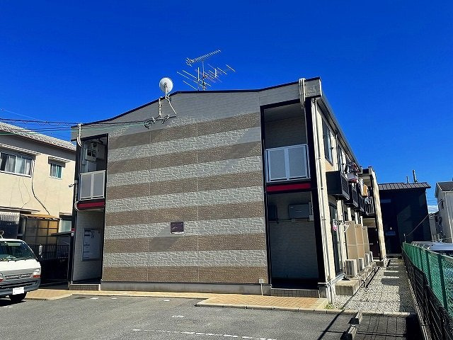 レオパレスプルメリアの外観|おしゃれな外観です。