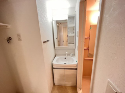 【独立洗面台】 | プライマル新大阪（レジデンス新大阪キャトルセゾン） | 朝の支度にも助かる、独立の洗髪洗面化粧台