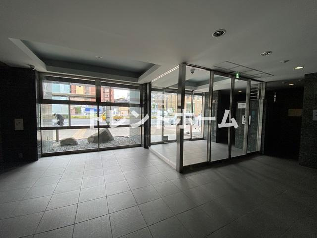 プレサンス千日前通のエントランス