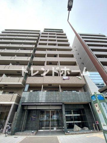 プレサンス千日前通の外観
