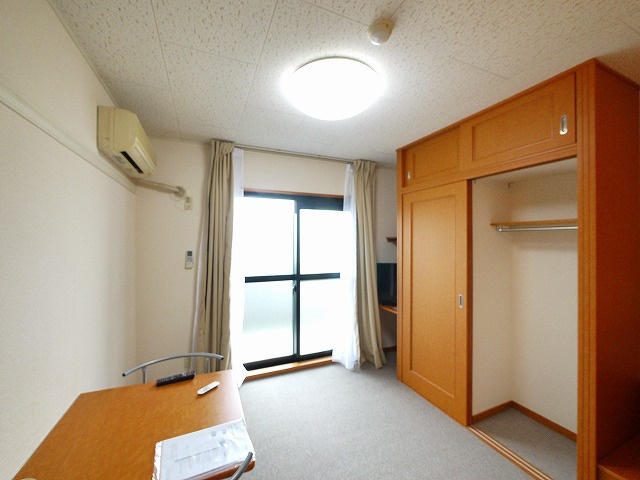 レオパレス佐保川の洋室|スタンダードな洋室です