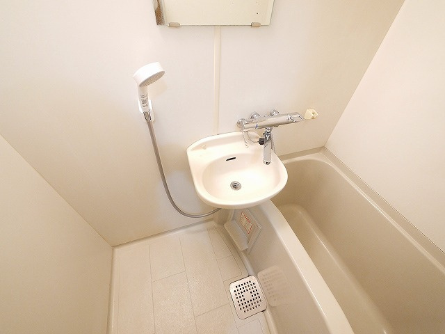 レオパレス佐保川の洗面所|スペースが確保できる洗面所です