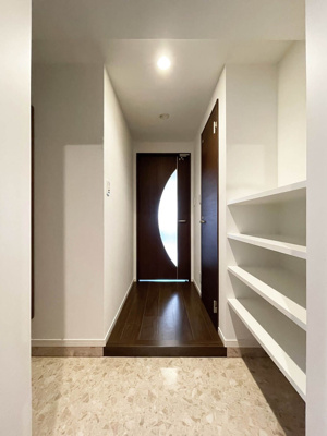 【玄関】 | Cinnamon Court | 別号室の写真になります。現況優先。