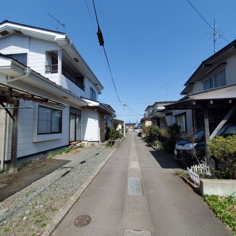 八戸市大字白銀町字堀ノ内の前面道路含む現地写真