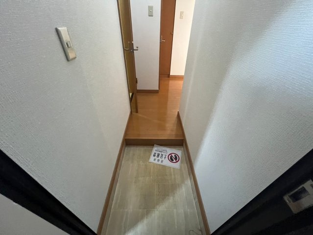 【玄関】 | コンフォート新道東弐番館 | 明るい玄関です