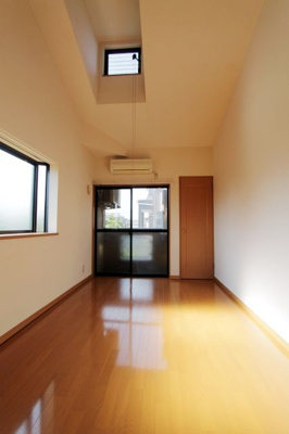 【バルコニー】 | オークハウス | 別号室の写真になります。現況優先。
