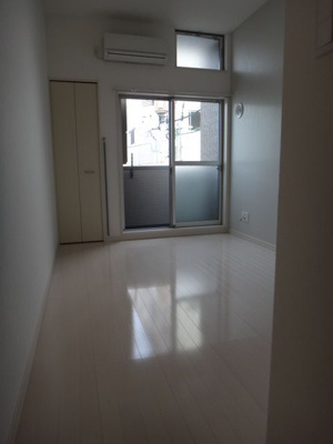 【洋室】 | セレーナ清水 | 別号室の写真になります。現況優先。