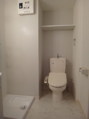 【トイレ】 | セレーナ清水 | 別号室の写真になります。現況優先。