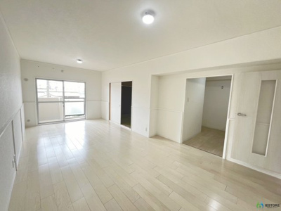 【居間・リビング】 | 流町ビューハイツ | 使いやすい居間です