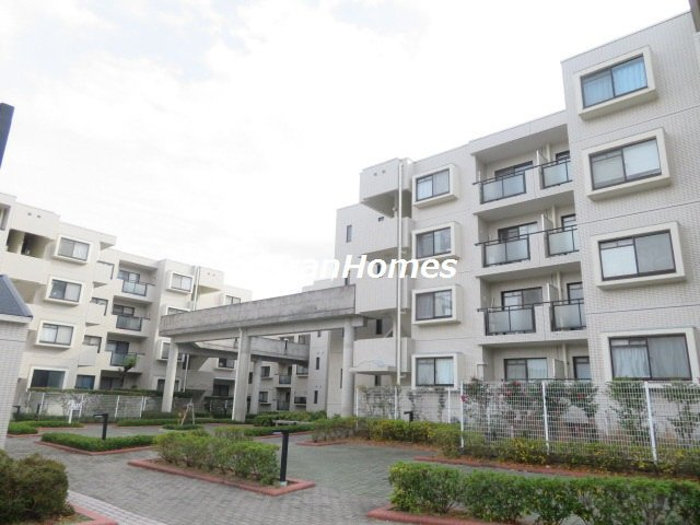 藤和ライブタウン新在家　3番館の外観