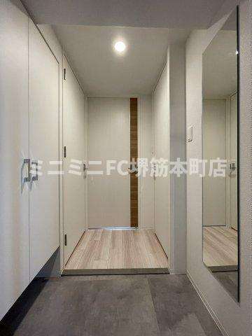 セレニテ本町東リアンの玄関