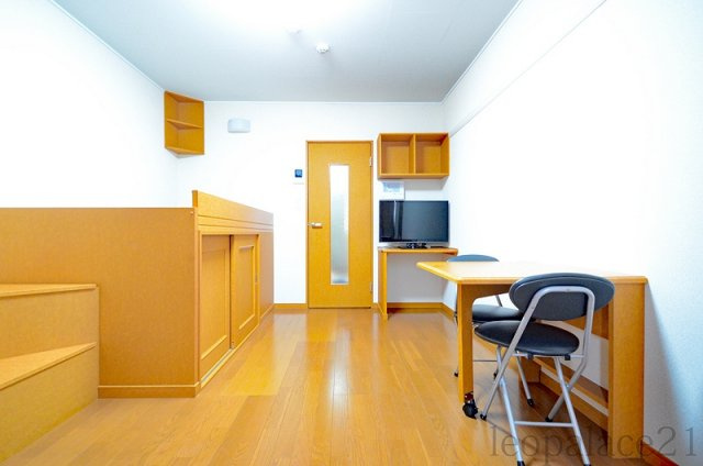 レオパレスウィンヒルの居間・リビング