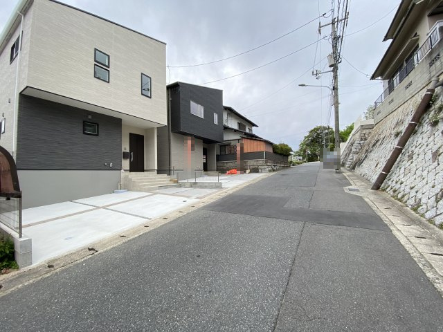 新築戸建　上安4丁目（No.2／No.2）の前面道路含む現地写真