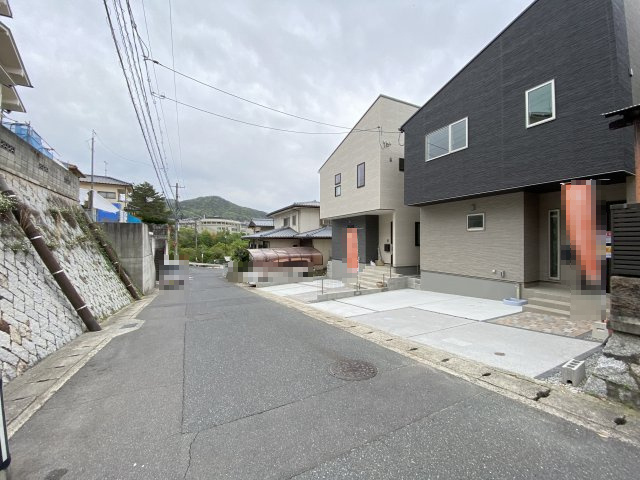 新築戸建　上安4丁目（No.2／No.2）の前面道路含む現地写真