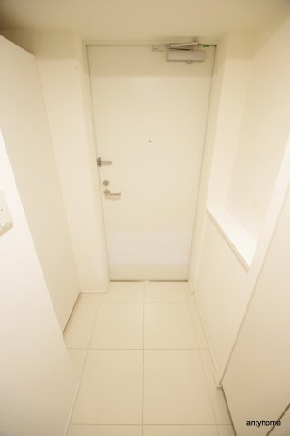 デュオン新大阪レジデンス　仲介手数料無料の玄関